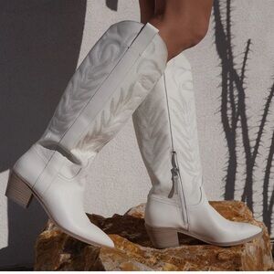 *USED* Dolce Vita Solei Boots White Embossed Leather
